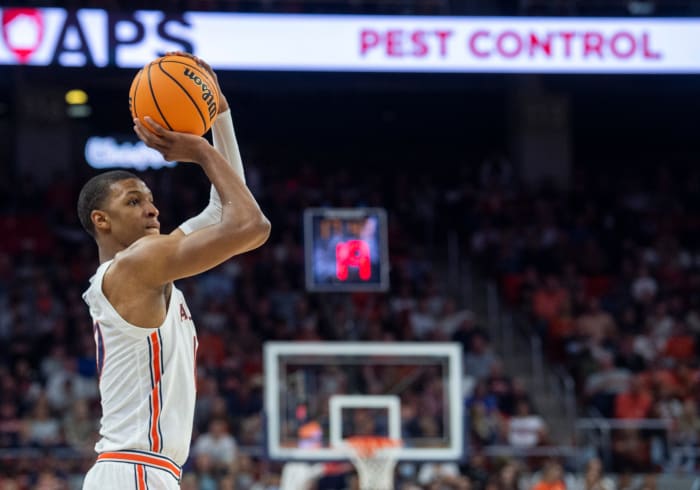 Auburn Tigers forward Jabari Smith (10) takes a jump shot as Auburn Tigers take on Vanderbilt Commodores at Auburn Arena in Auburn, Ala., on Wednesday, Feb. 16, 2022.